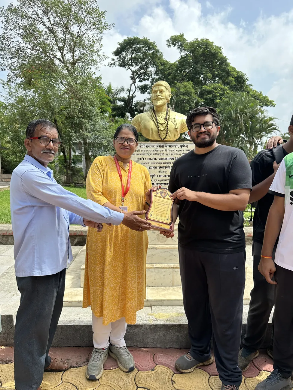 Award for drive with SSMSIMR